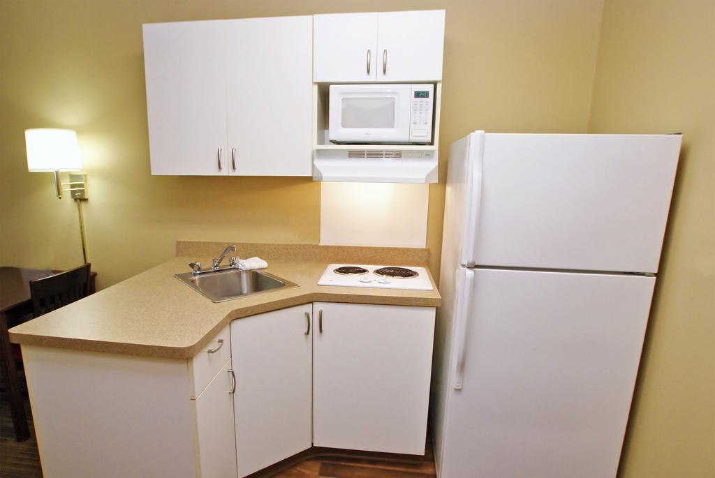 Suburban Studios Minneapolis Блумінгтон Екстер'єр фото