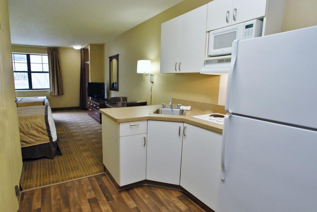 Suburban Studios Minneapolis Блумінгтон Екстер'єр фото