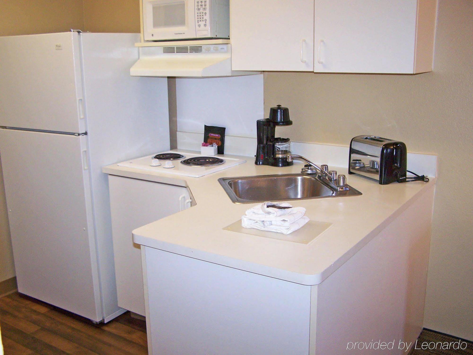 Suburban Studios Minneapolis Блумінгтон Екстер'єр фото